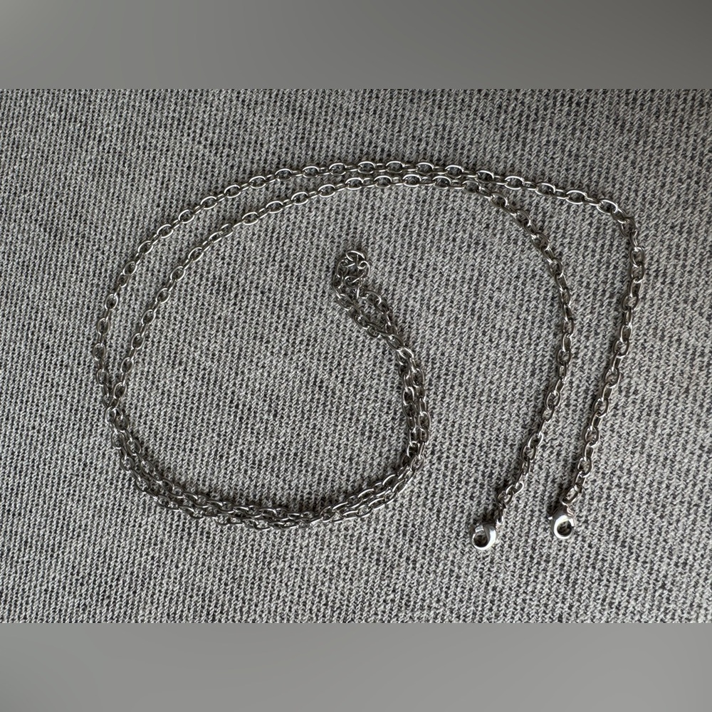 La Regale Elegant Silver Clutch Bag - Picture 10 of 15